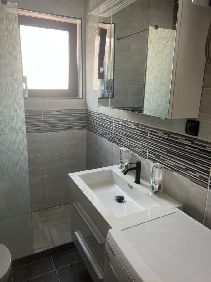 Sun & More Apartment Crikvenica Buitenkant foto